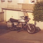 10  1977 - 1979 - Das war mein großer Traum, nach zähen Verhandlungen mit meinem damaligen Chef habe ich das Traummotorrad dann bekommen.  Moto Guzzi 1000 i Convert Automatic  Das Motorrad hatte 1000 ccm 63 PS und ein 2 Gang Automaticgetriebe.